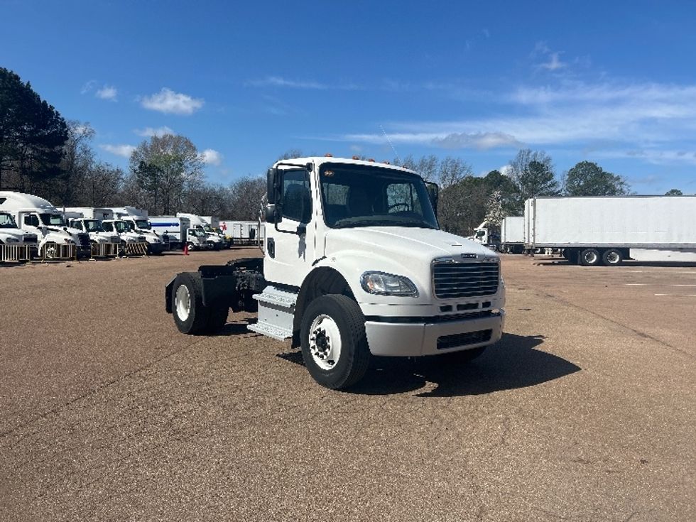 Day Cab Tractor-Heavy Duty Tractors-Freightliner-2020-M2-Jackson-MS-55,843\n\t\tmiles-$ 65,000 - Image 1