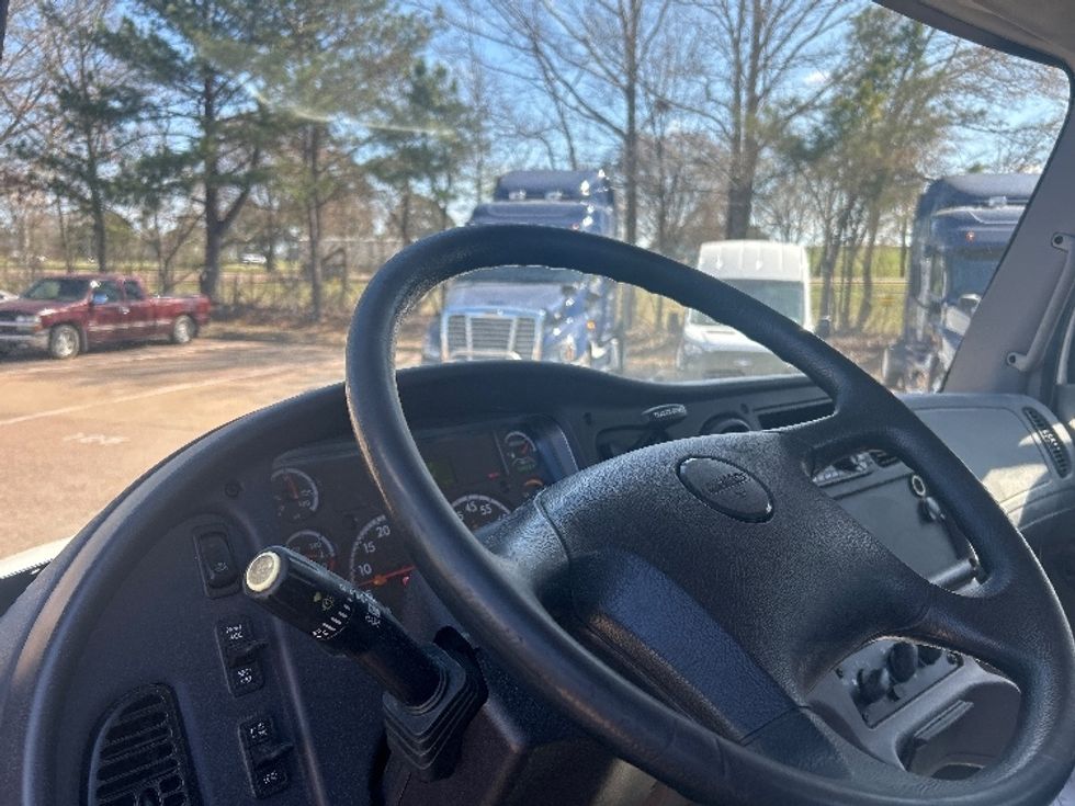 Day Cab Tractor-Heavy Duty Tractors-Freightliner-2020-M2-Jackson-MS-55,843\n\t\tmiles-$ 65,000 - Image 10