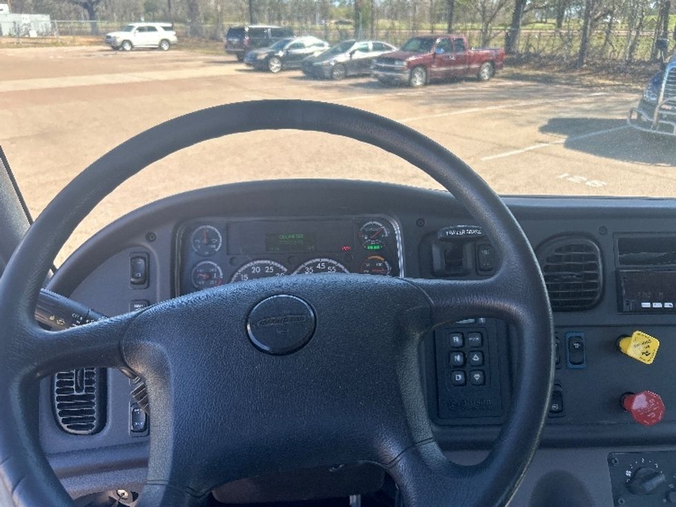 Day Cab Tractor-Heavy Duty Tractors-Freightliner-2020-M2-Jackson-MS-55,843\n\t\tmiles-$ 65,000 - Image 11