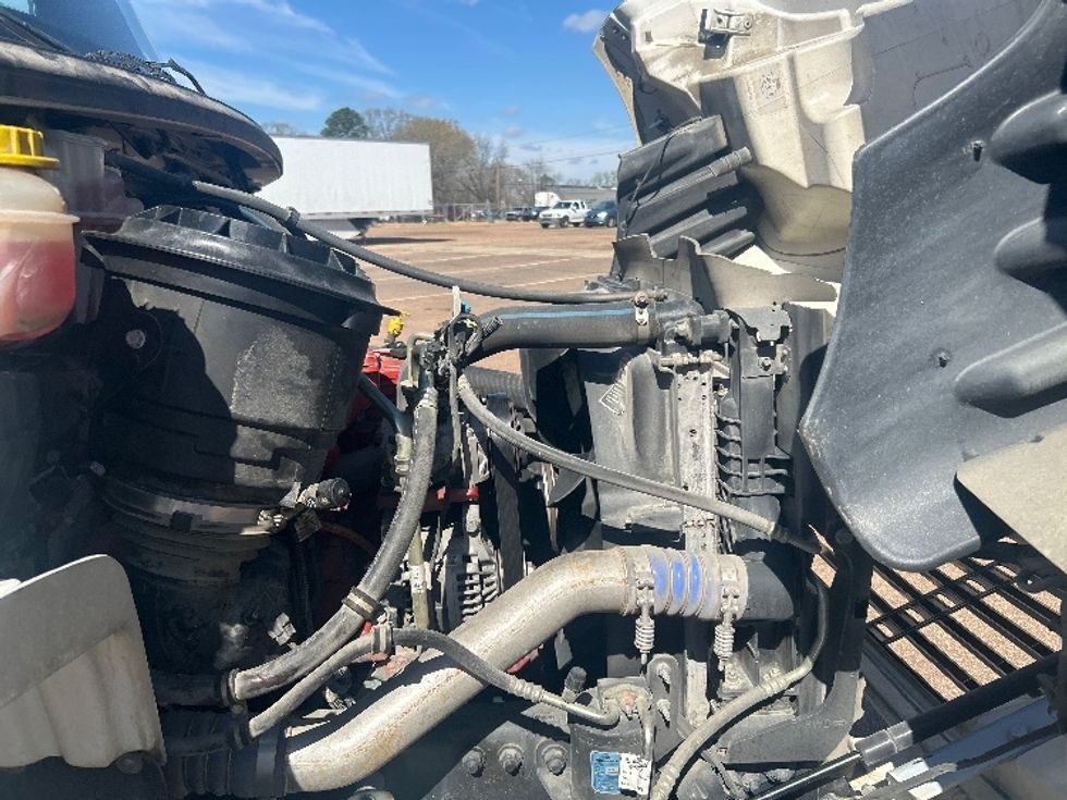 Day Cab Tractor-Heavy Duty Tractors-Freightliner-2020-M2-Jackson-MS-55,843\n\t\tmiles-$ 65,000 - Image 15