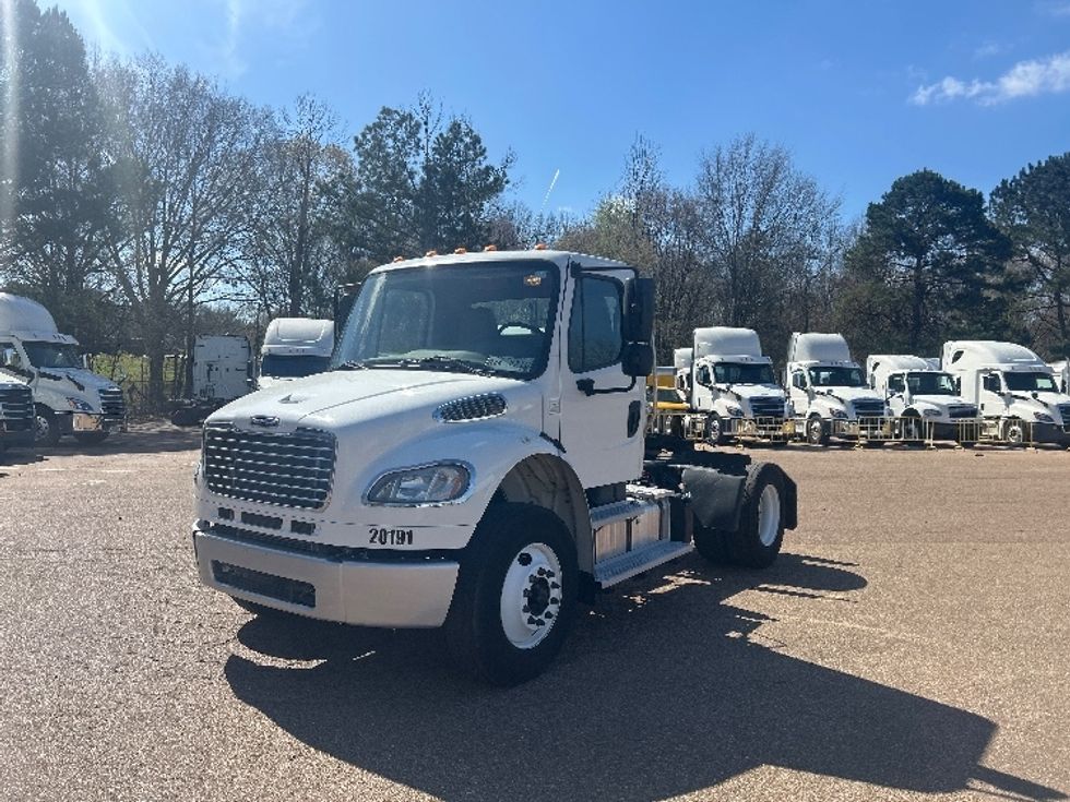 Day Cab Tractor-Heavy Duty Tractors-Freightliner-2020-M2-Jackson-MS-55,843\n\t\tmiles-$ 65,000 - Image 3