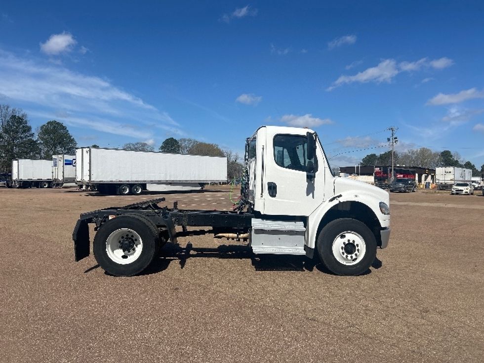 Day Cab Tractor-Heavy Duty Tractors-Freightliner-2020-M2-Jackson-MS-55,843\n\t\tmiles-$ 65,000 - Image 8