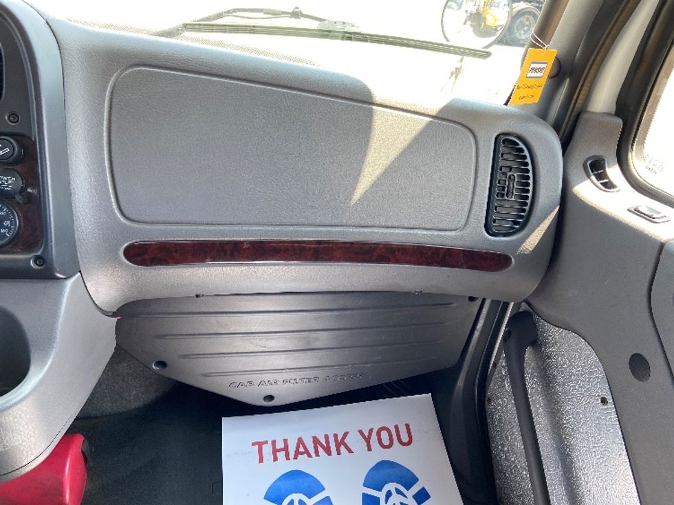 Day Cab Tractor-Heavy Duty Tractors-Freightliner-2020-M2-Mississauga-ON-428,033\n\t\tkm-$ 52,250 - Image 13