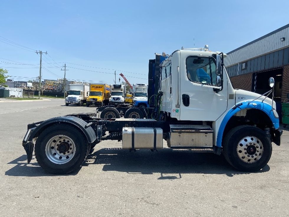 Day Cab Tractor-Heavy Duty Tractors-Freightliner-2020-M2-Mississauga-ON-428,033\n\t\tkm-$ 52,250 - Image 8
