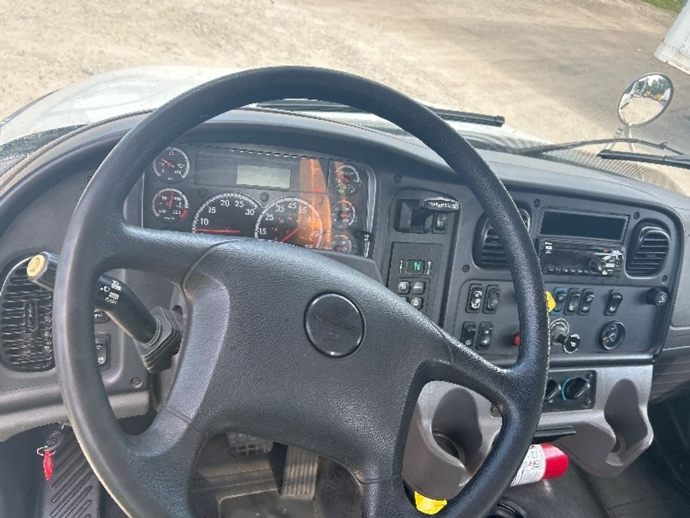 Day Cab Tractor-Heavy Duty Tractors-Freightliner-2020-M2-Moberly-MO-167,370\n\t\tmiles-$ 59,500 - Image 11