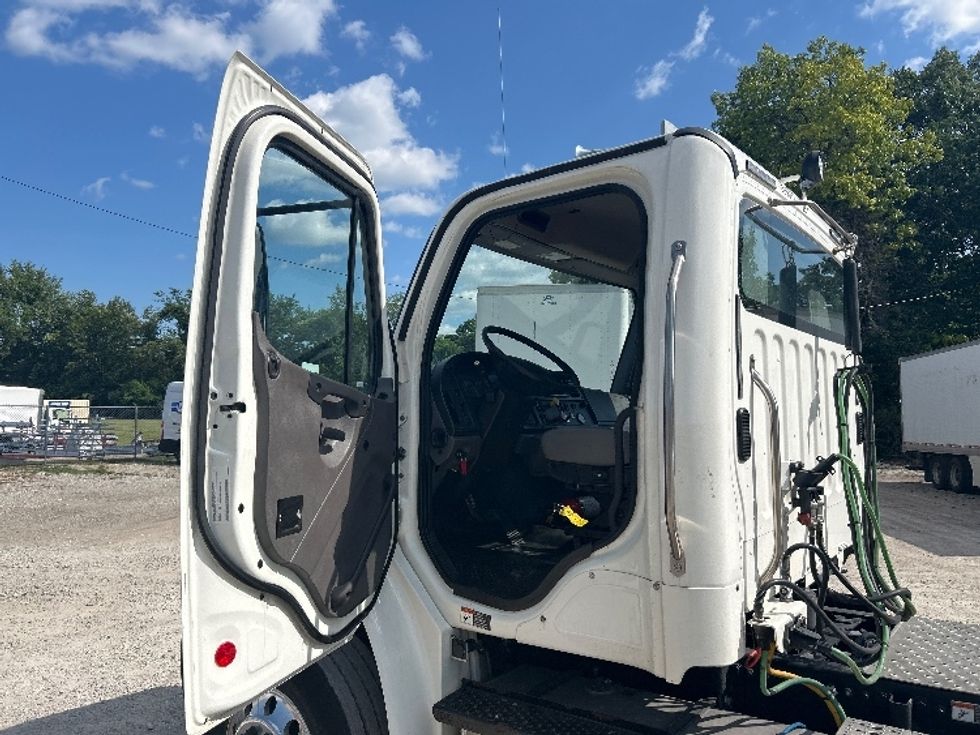 Day Cab Tractor-Heavy Duty Tractors-Freightliner-2020-M2-Moberly-MO-167,370\n\t\tmiles-$ 59,500 - Image 9