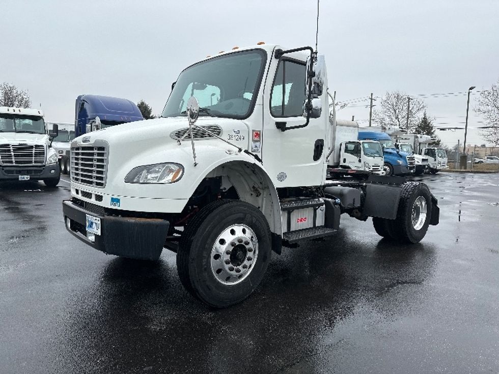 Day Cab Tractor-Heavy Duty Tractors-Freightliner-2020-M2-New Castle-DE-17,720\n\t\tmiles-$ 58,250 - Image 3