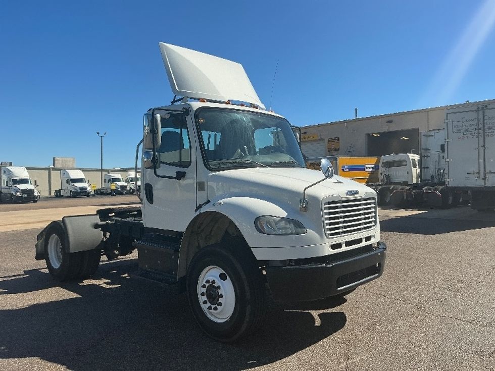 Day Cab Tractor-Heavy Duty Tractors-Freightliner-2020-M2-Olive Branch-MS-90,225\n\t\tmiles-$ 64,250 - Image 1