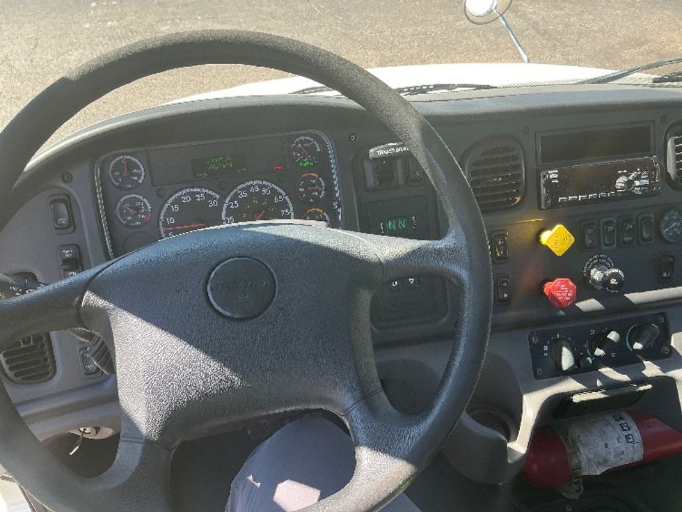 Day Cab Tractor-Heavy Duty Tractors-Freightliner-2020-M2-Olive Branch-MS-90,225\n\t\tmiles-$ 64,250 - Image 11