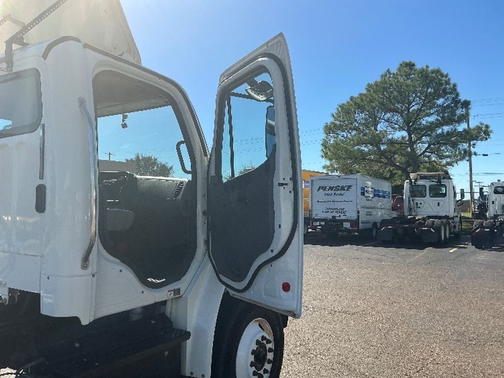 Day Cab Tractor-Heavy Duty Tractors-Freightliner-2020-M2-Olive Branch-MS-90,225\n\t\tmiles-$ 64,250 - Image 12