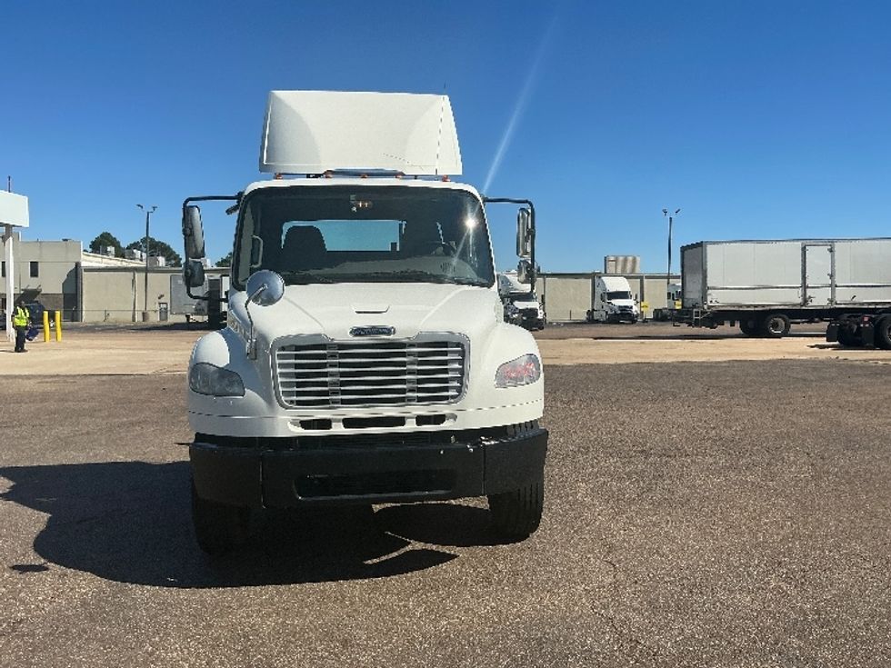 Day Cab Tractor-Heavy Duty Tractors-Freightliner-2020-M2-Olive Branch-MS-90,225\n\t\tmiles-$ 64,250 - Image 2