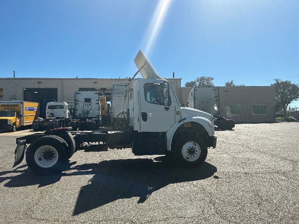Day Cab Tractor-Heavy Duty Tractors-Freightliner-2020-M2-Olive Branch-MS-90,225\n\t\tmiles-$ 64,250 - Image 8