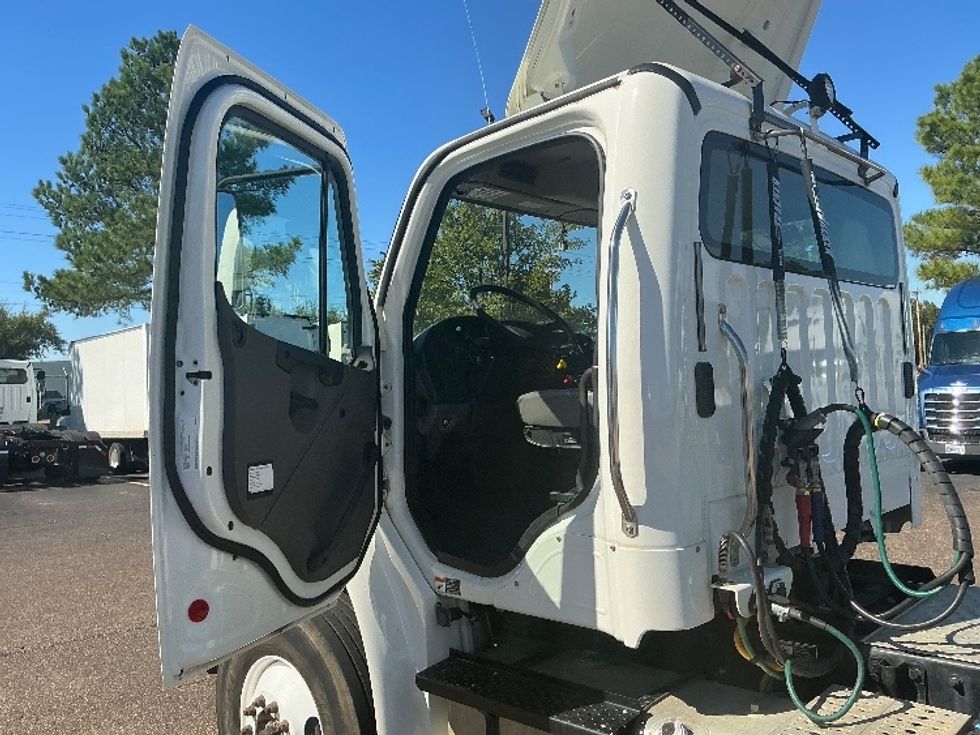 Day Cab Tractor-Heavy Duty Tractors-Freightliner-2020-M2-Olive Branch-MS-90,225\n\t\tmiles-$ 64,250 - Image 9