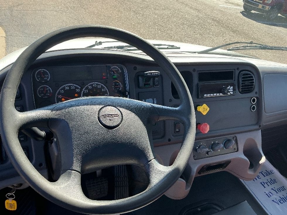 Day Cab Tractor-Heavy Duty Tractors-Freightliner-2020-M2-Richland-MS-142,809\n\t\tmiles-$ 60,500 - Image 11