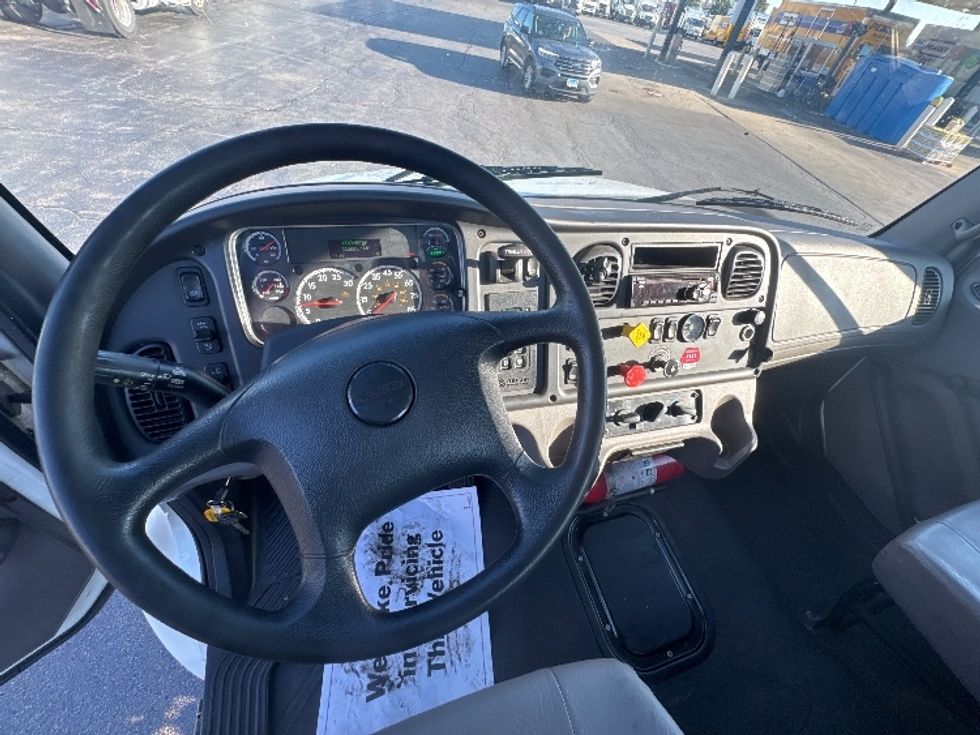 Day Cab Tractor-Heavy Duty Tractors-Freightliner-2020-M2-Sturtevant-WI-214,726\n\t\tmiles-$ 47,500 - Image 11