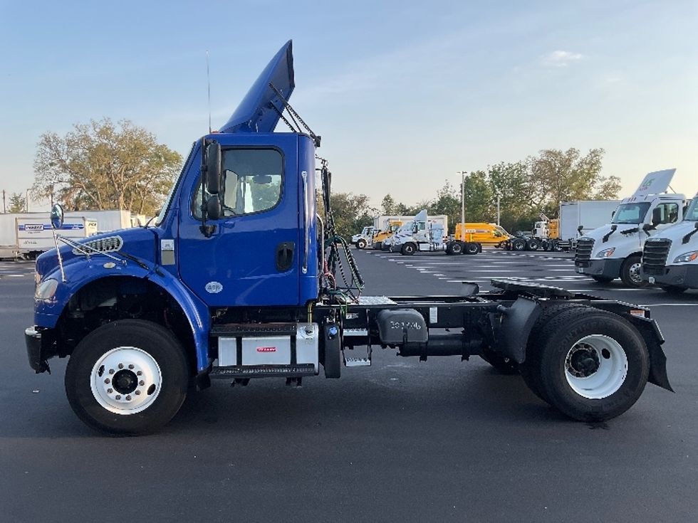 Day Cab Tractor-Heavy Duty Tractors-Freightliner-2020-M2-Tampa-FL-149,542\n\t\tmiles-$ 57,250 - Image 3