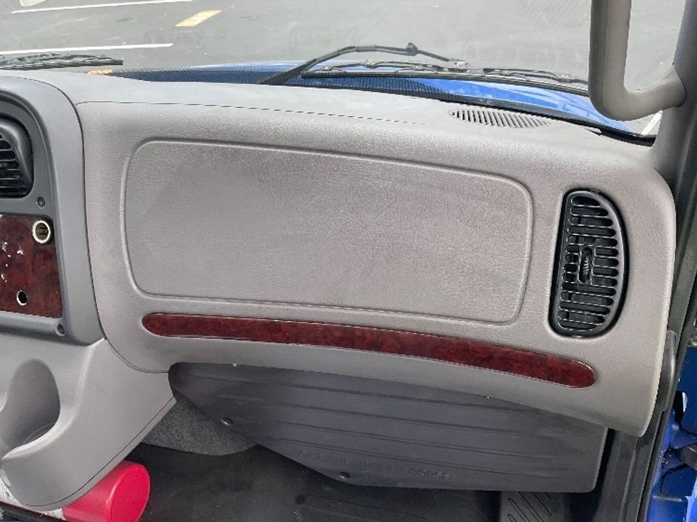 Day Cab Tractor-Heavy Duty Tractors-Freightliner-2020-M2-Tampa-FL-150,520\n\t\tmiles-$ 53,750 - Image 13