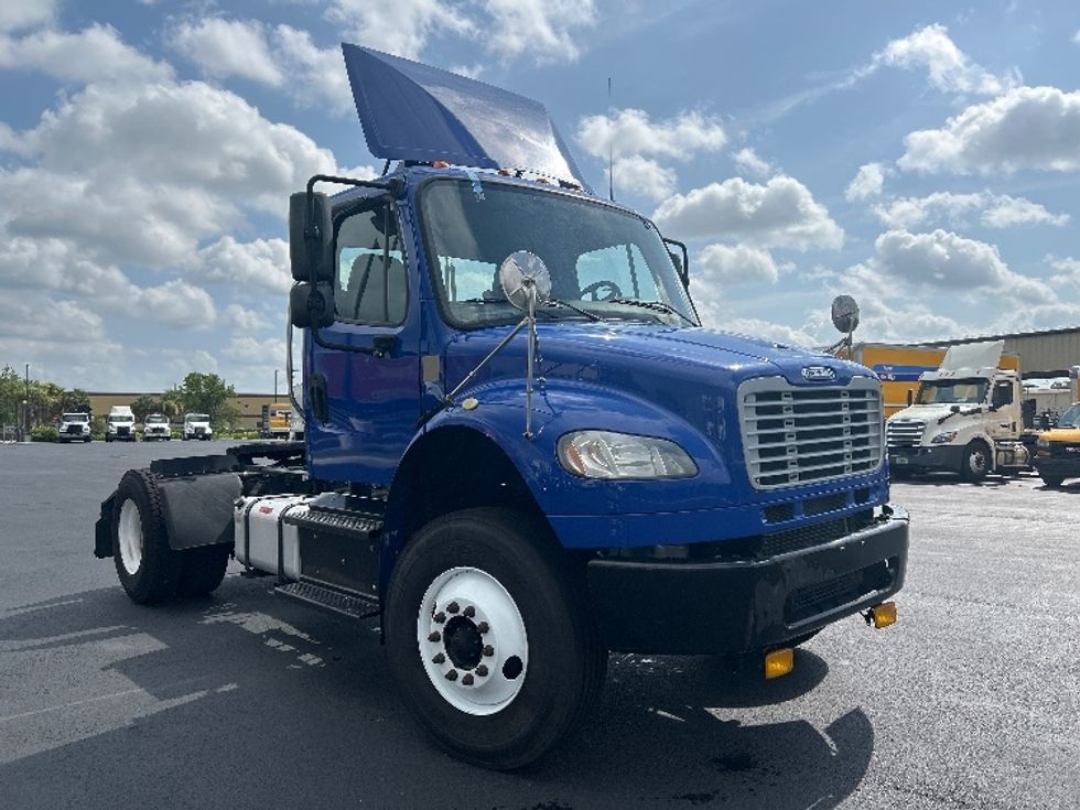 Day Cab Tractor-Heavy Duty Tractors-Freightliner-2020-M2-Tampa-FL-159,562\n\t\tmiles-$ 53,500 - Image 1