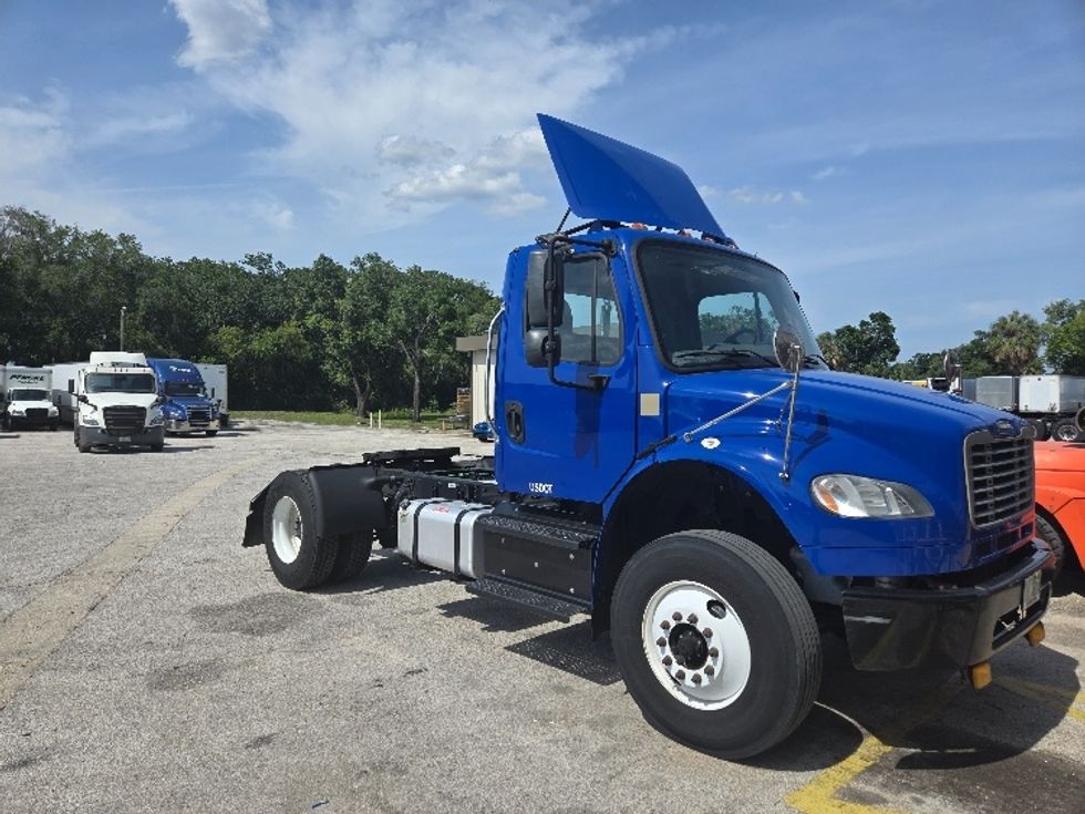 Day Cab Tractor-Heavy Duty Tractors-Freightliner-2020-M2-Tampa-FL-191,747\n\t\tmiles-$ 54,250 - Image 1