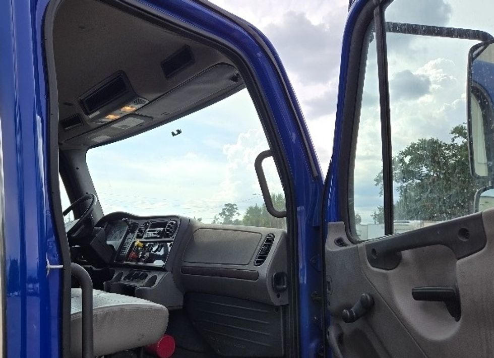 Day Cab Tractor-Heavy Duty Tractors-Freightliner-2020-M2-Tampa-FL-191,747\n\t\tmiles-$ 54,250 - Image 12