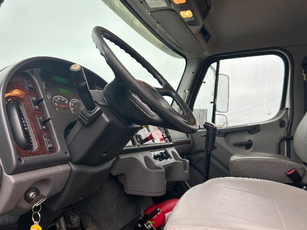 Day Cab Tractor-Heavy Duty Tractors-Freightliner-2020-M2-Warren-MI-172,084\n\t\tmiles-$ 46,750 - Image 10