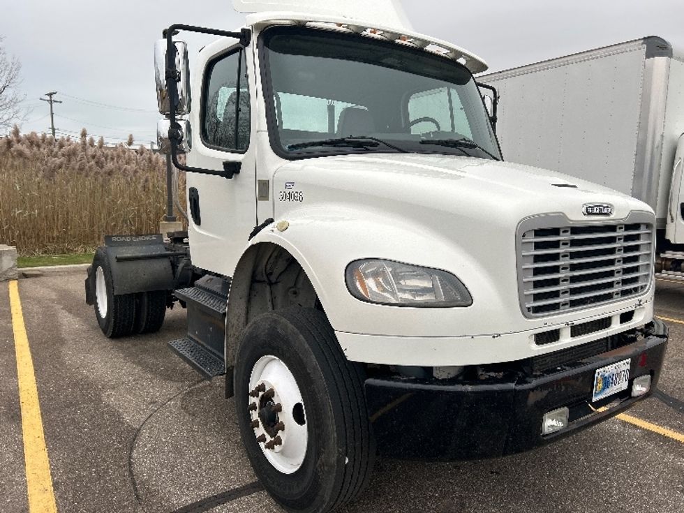 Day Cab Tractor-Heavy Duty Tractors-Freightliner-2020-M2-Warren-MI-310,090\n\t\tmiles-$ 38,000 - Image 1