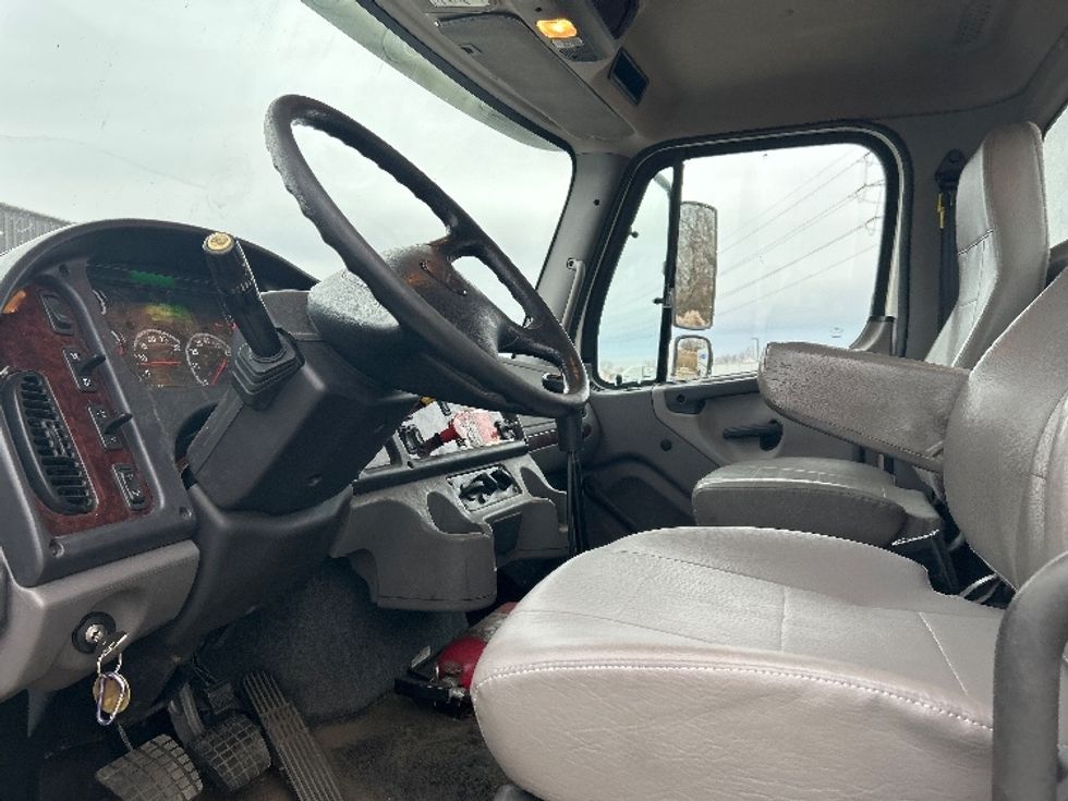 Day Cab Tractor-Heavy Duty Tractors-Freightliner-2020-M2-Warren-MI-310,090\n\t\tmiles-$ 38,000 - Image 10