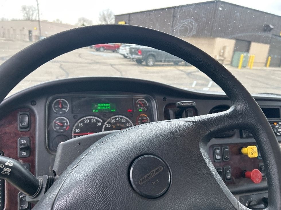 Day Cab Tractor-Heavy Duty Tractors-Freightliner-2020-M2-Warren-MI-310,090\n\t\tmiles-$ 38,000 - Image 11