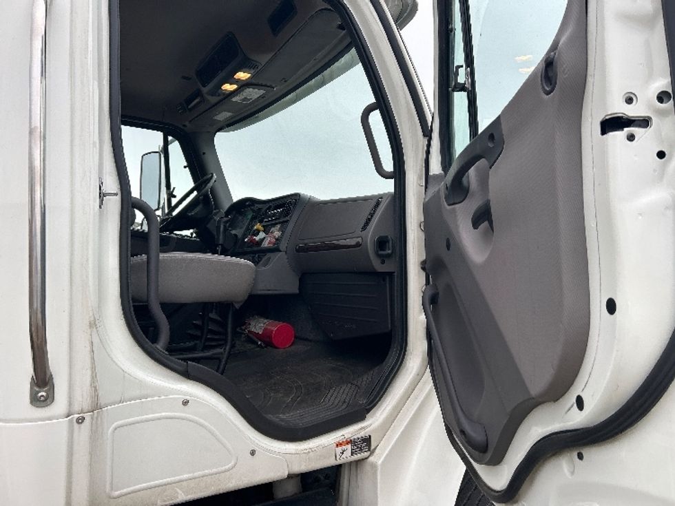 Day Cab Tractor-Heavy Duty Tractors-Freightliner-2020-M2-Warren-MI-310,090\n\t\tmiles-$ 38,000 - Image 12
