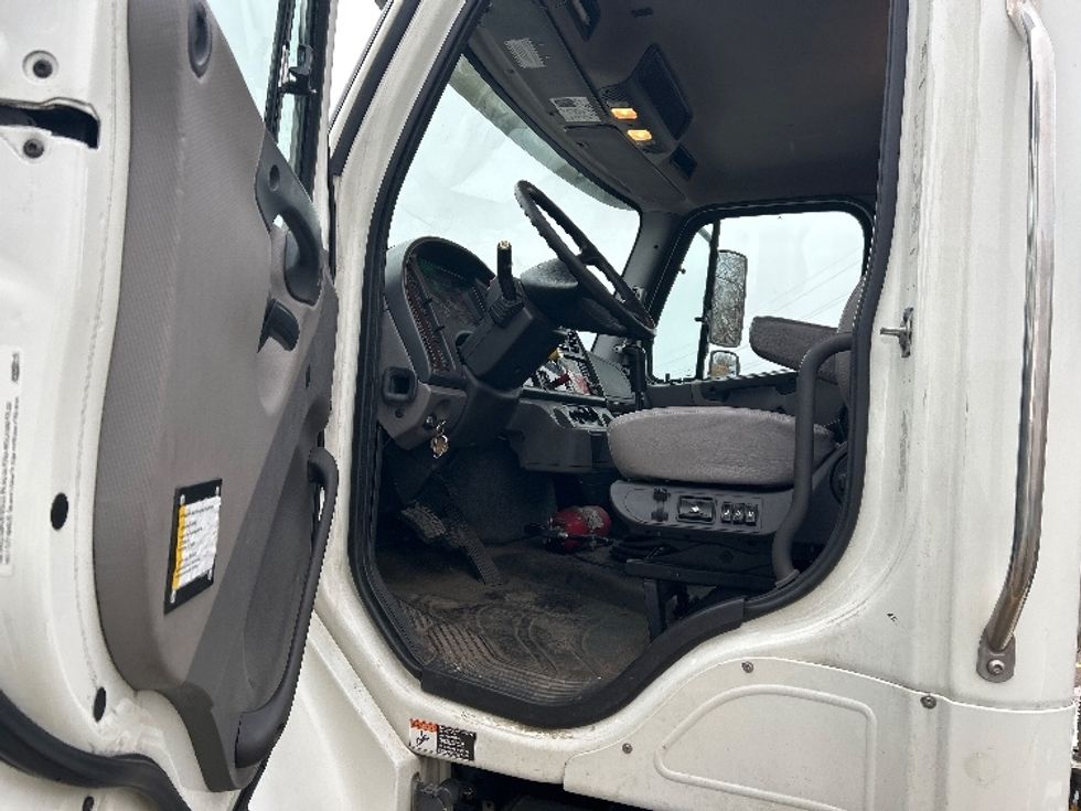 Day Cab Tractor-Heavy Duty Tractors-Freightliner-2020-M2-Warren-MI-310,090\n\t\tmiles-$ 38,000 - Image 9