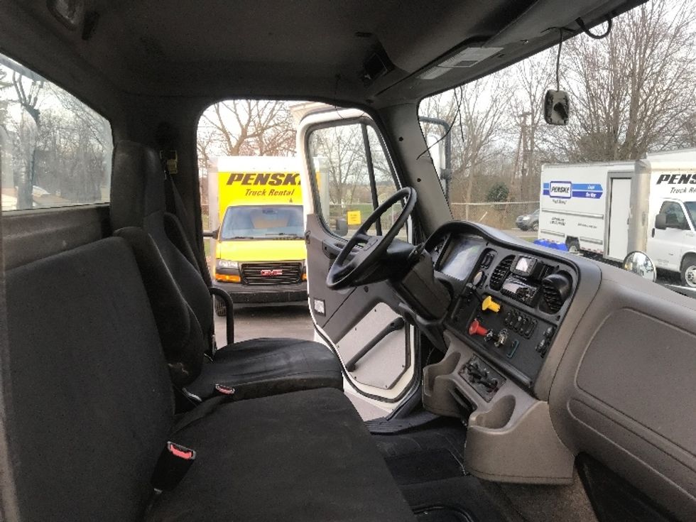 Day Cab Tractor-Heavy Duty Tractors-Freightliner-2020-M211242S-Akron-OH-410,883\n\t\tmiles-$ 23,500 - Image 14