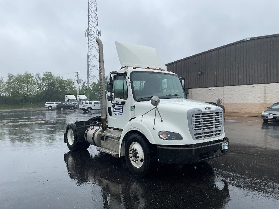 Day Cab Tractor-Heavy Duty Tractors-Freightliner-2020-M211242S-Canton-OH-415,893\n\t\tmiles-$ 24,750 - Image 1