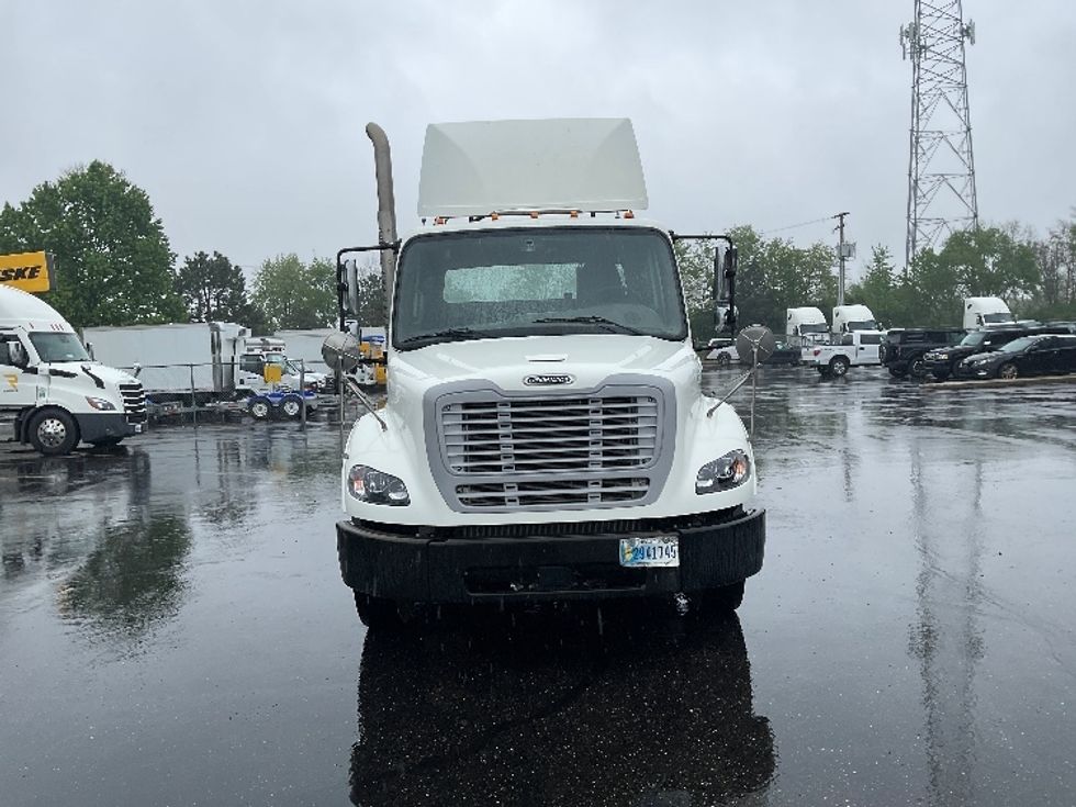 Day Cab Tractor-Heavy Duty Tractors-Freightliner-2020-M211242S-Canton-OH-415,893\n\t\tmiles-$ 24,750 - Image 2