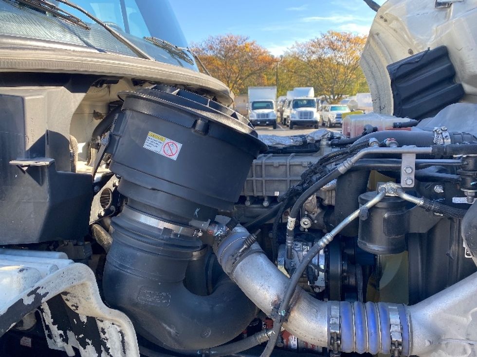 Day Cab Tractor-Heavy Duty Tractors-Freightliner-2020-M211242S-Harrisburg-PA-102,533\n\t\tmiles-$ 36,000 - Image 15