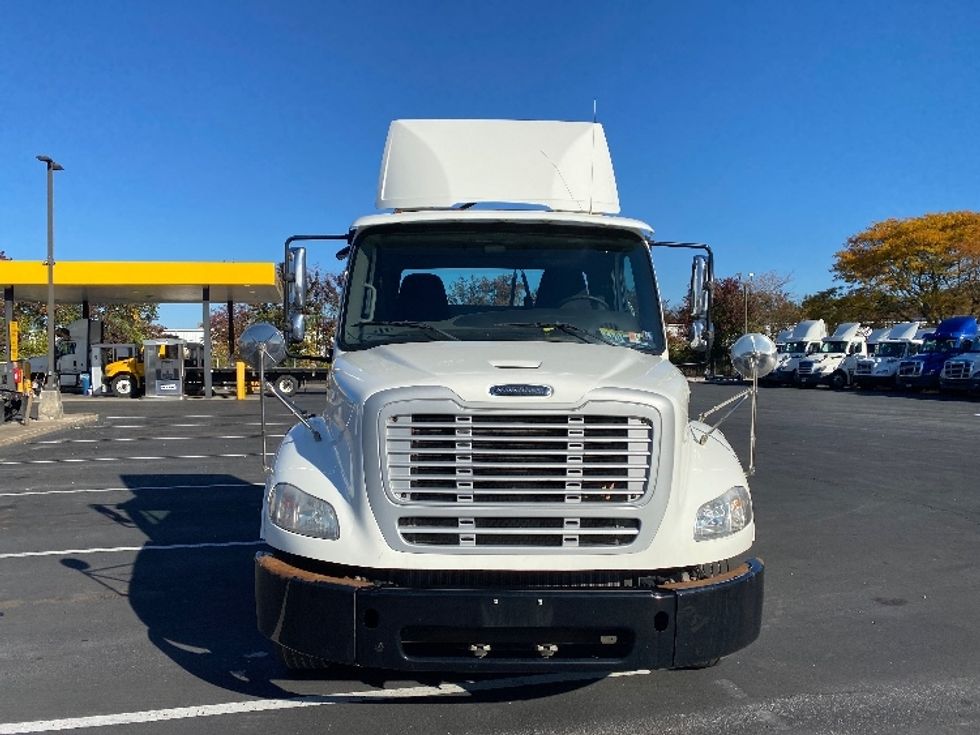 Day Cab Tractor-Heavy Duty Tractors-Freightliner-2020-M211242S-Harrisburg-PA-102,533\n\t\tmiles-$ 36,000 - Image 2