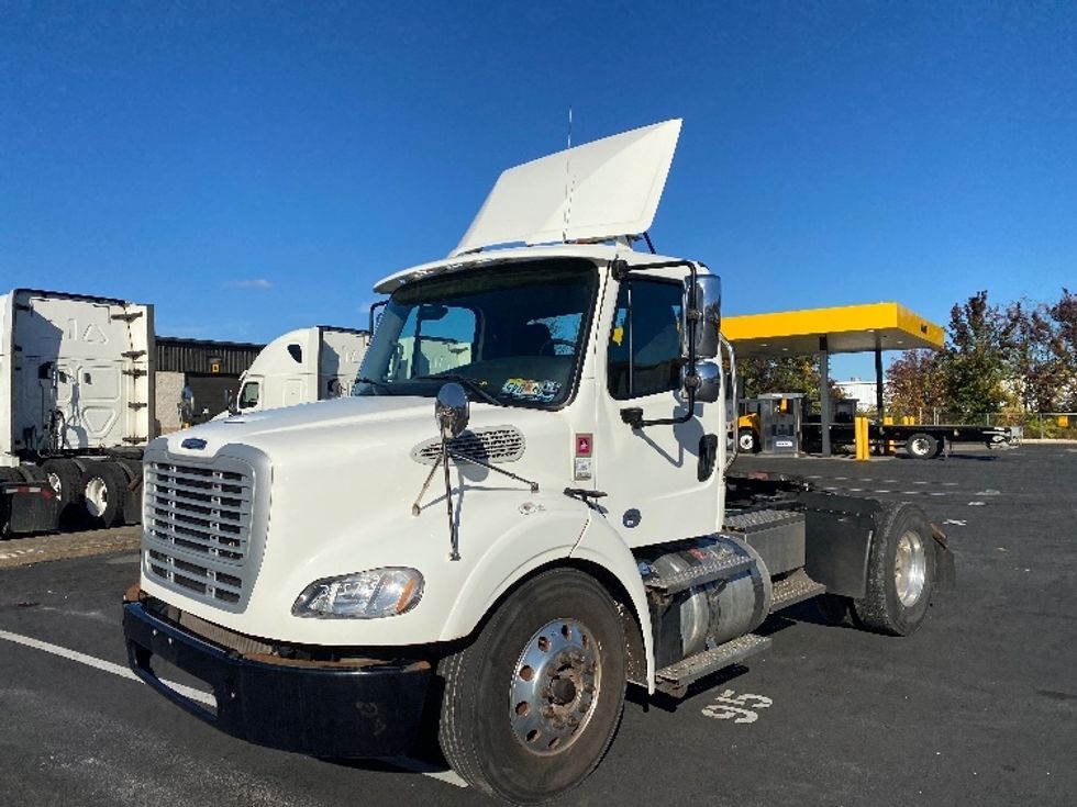 Day Cab Tractor-Heavy Duty Tractors-Freightliner-2020-M211242S-Harrisburg-PA-102,533\n\t\tmiles-$ 36,000 - Image 3