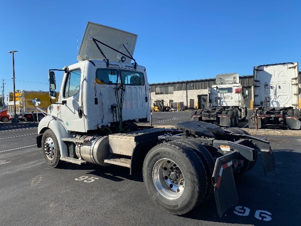 Day Cab Tractor-Heavy Duty Tractors-Freightliner-2020-M211242S-Harrisburg-PA-102,533\n\t\tmiles-$ 36,000 - Image 5