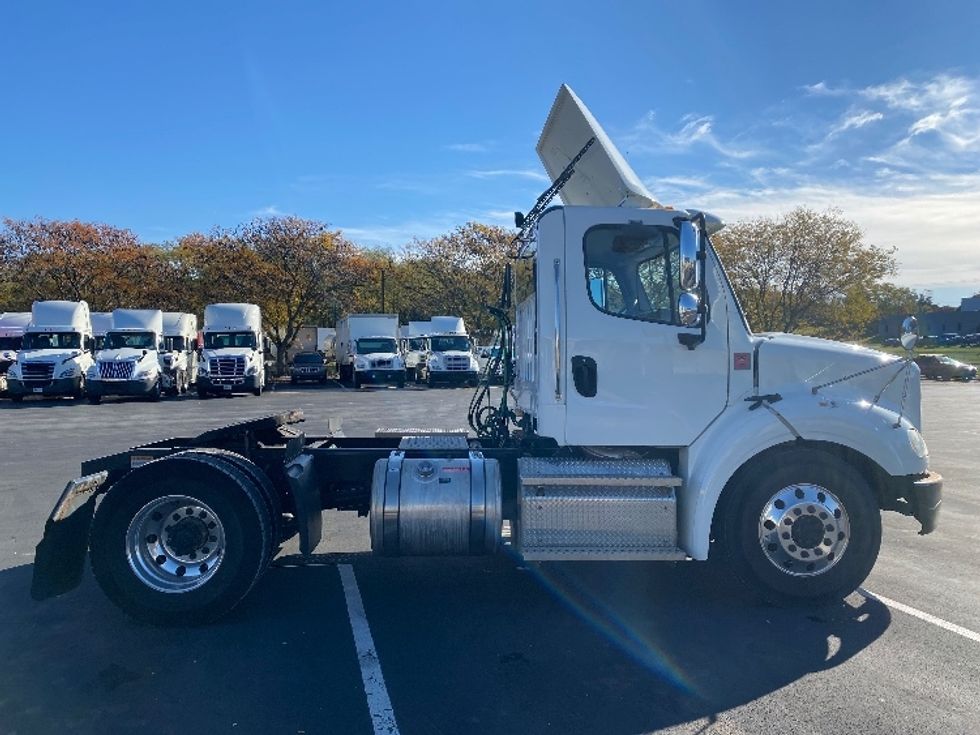 Day Cab Tractor-Heavy Duty Tractors-Freightliner-2020-M211242S-Harrisburg-PA-102,533\n\t\tmiles-$ 36,000 - Image 8