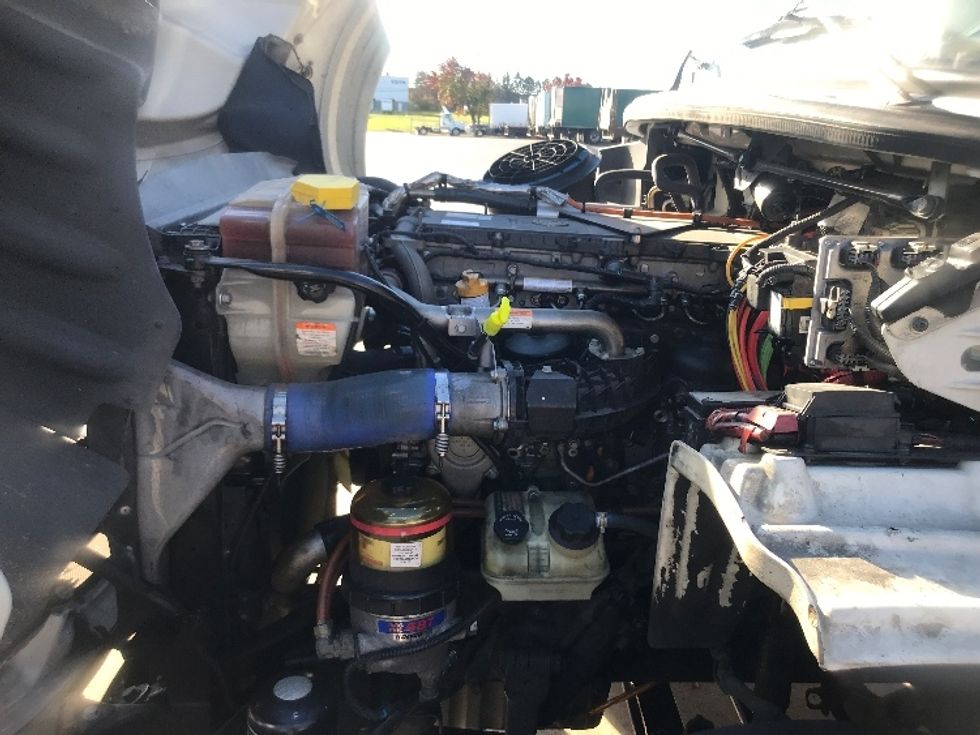 Day Cab Tractor-Heavy Duty Tractors-Freightliner-2020-M211242S-Harrisburg-PA-103,435\n\t\tmiles-$ 36,000 - Image 16