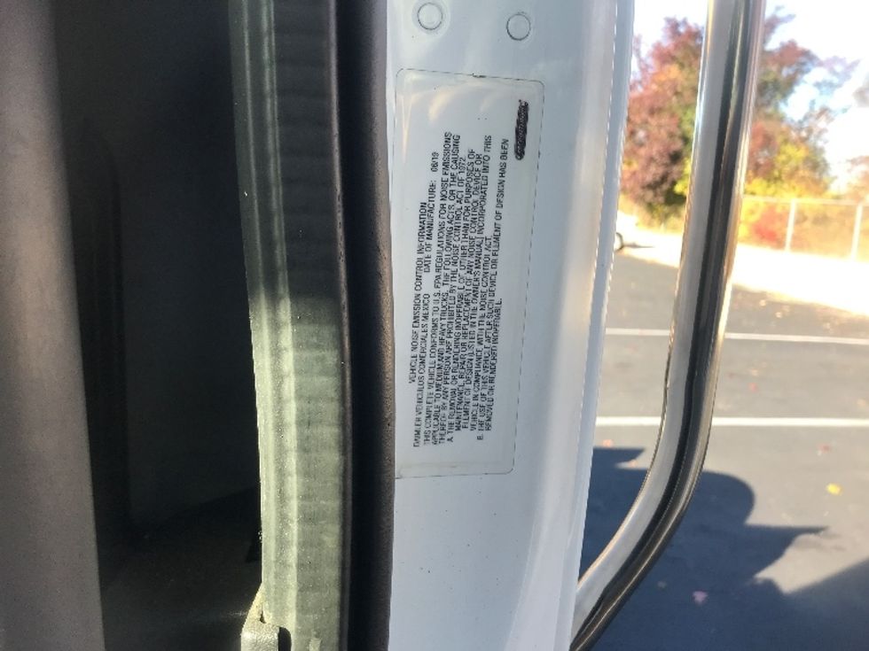 Day Cab Tractor-Heavy Duty Tractors-Freightliner-2020-M211242S-Harrisburg-PA-103,435\n\t\tmiles-$ 36,000 - Image 18