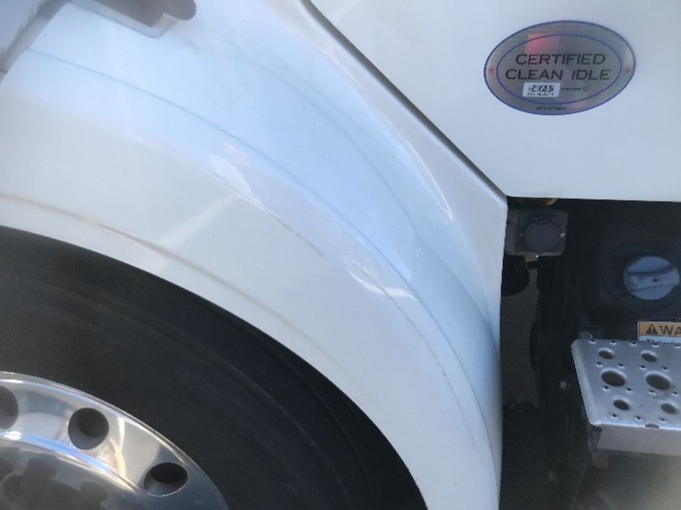 Day Cab Tractor-Heavy Duty Tractors-Freightliner-2020-M211242S-Harrisburg-PA-103,435\n\t\tmiles-$ 36,000 - Image 19