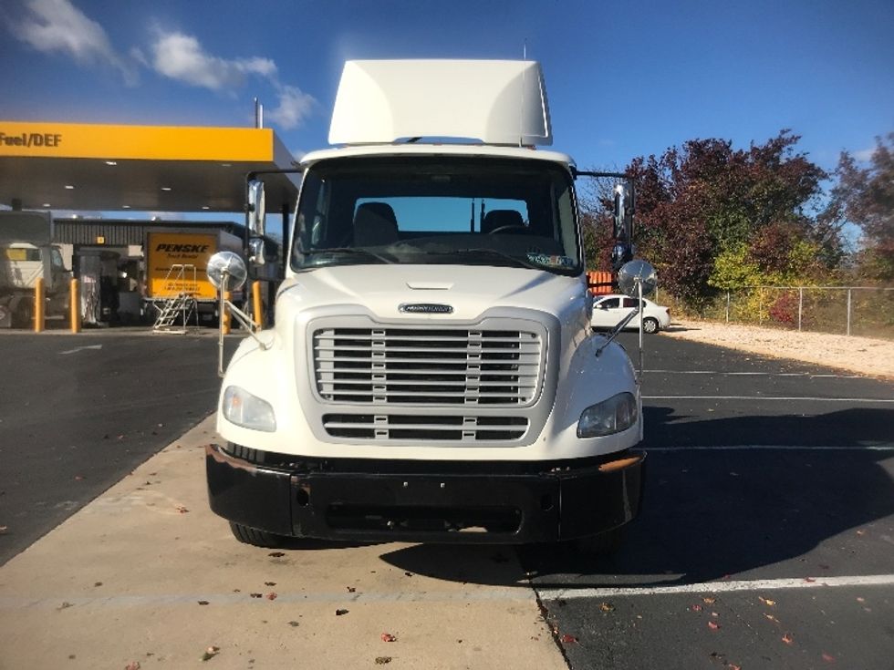Day Cab Tractor-Heavy Duty Tractors-Freightliner-2020-M211242S-Harrisburg-PA-103,435\n\t\tmiles-$ 36,000 - Image 2