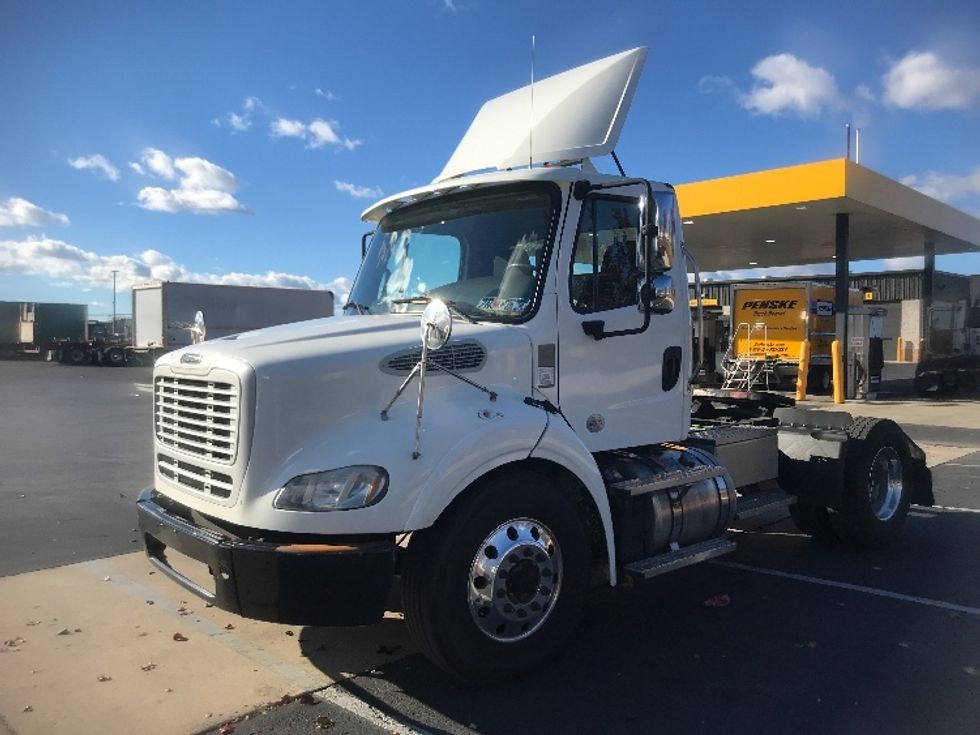 Day Cab Tractor-Heavy Duty Tractors-Freightliner-2020-M211242S-Harrisburg-PA-103,435\n\t\tmiles-$ 36,000 - Image 3