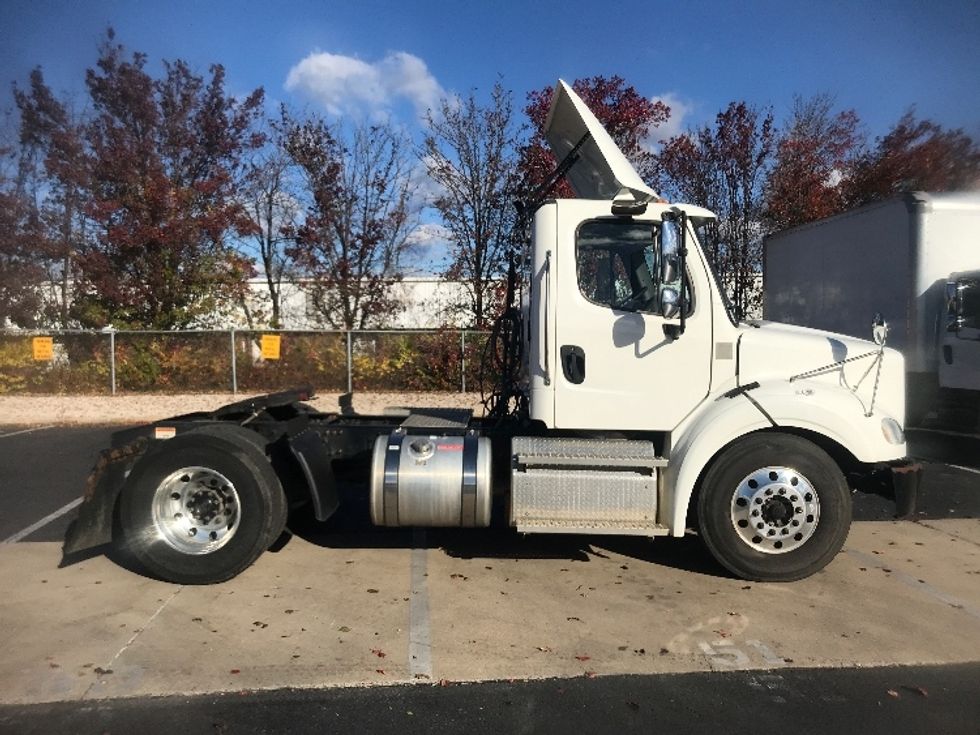 Day Cab Tractor-Heavy Duty Tractors-Freightliner-2020-M211242S-Harrisburg-PA-103,435\n\t\tmiles-$ 36,000 - Image 8