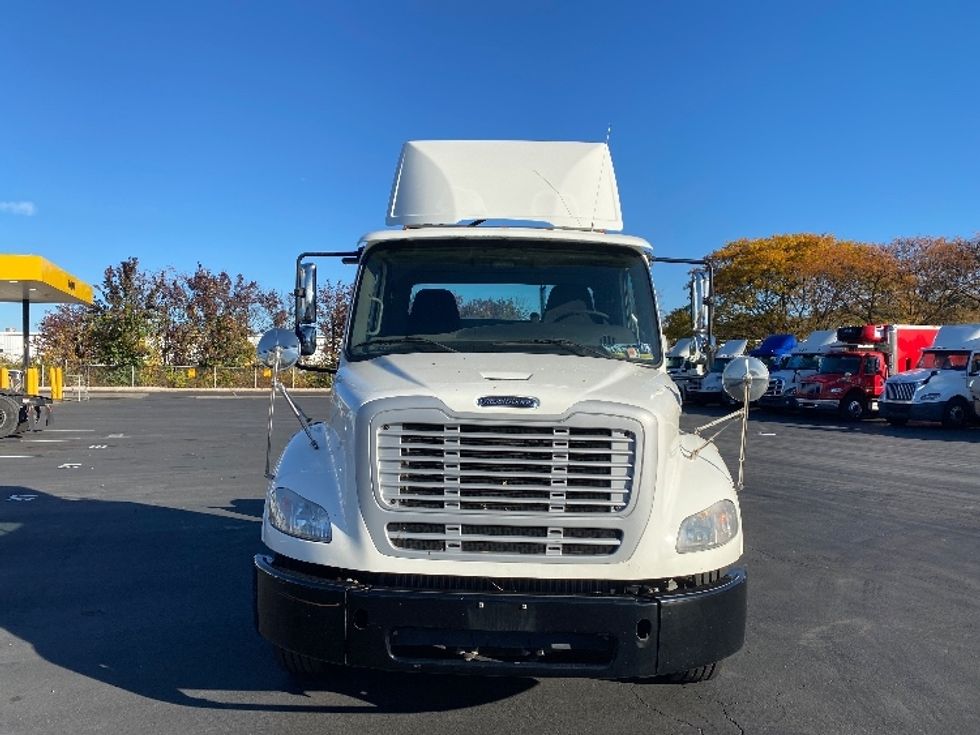 Day Cab Tractor-Heavy Duty Tractors-Freightliner-2020-M211242S-Harrisburg-PA-108,852\n\t\tmiles-$ 36,000 - Image 2