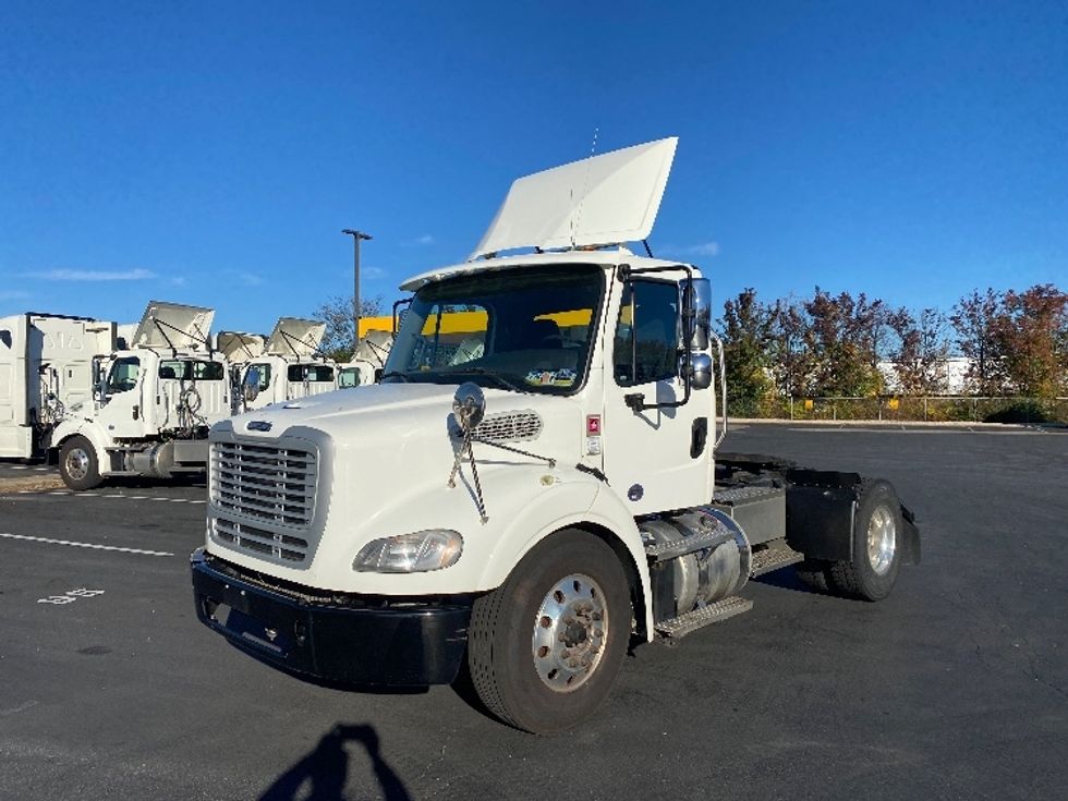 Day Cab Tractor-Heavy Duty Tractors-Freightliner-2020-M211242S-Harrisburg-PA-108,852\n\t\tmiles-$ 36,000 - Image 3
