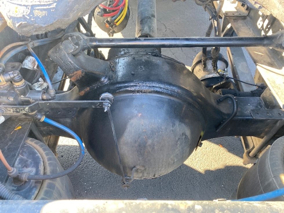 Day Cab Tractor-Heavy Duty Tractors-Freightliner-2020-M211242S-Harrisburg-PA-108,852\n\t\tmiles-$ 36,000 - Image 6