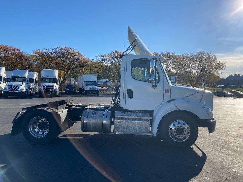 Day Cab Tractor-Heavy Duty Tractors-Freightliner-2020-M211242S-Harrisburg-PA-108,852\n\t\tmiles-$ 36,000 - Image 8