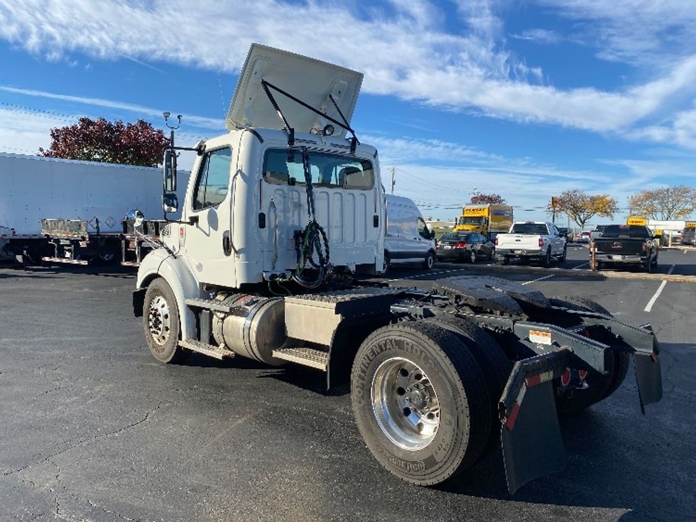 Day Cab Tractor-Heavy Duty Tractors-Freightliner-2020-M211242S-Harrisburg-PA-114,814\n\t\tmiles-$ 36,000 - Image 5