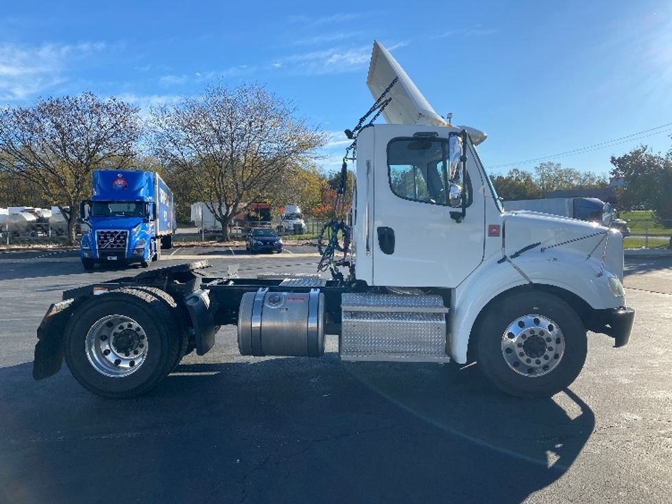 Day Cab Tractor-Heavy Duty Tractors-Freightliner-2020-M211242S-Harrisburg-PA-114,814\n\t\tmiles-$ 36,000 - Image 8